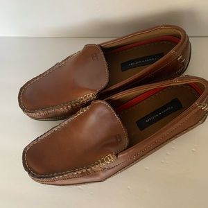 Tommy Hilfiger mens brown loafers